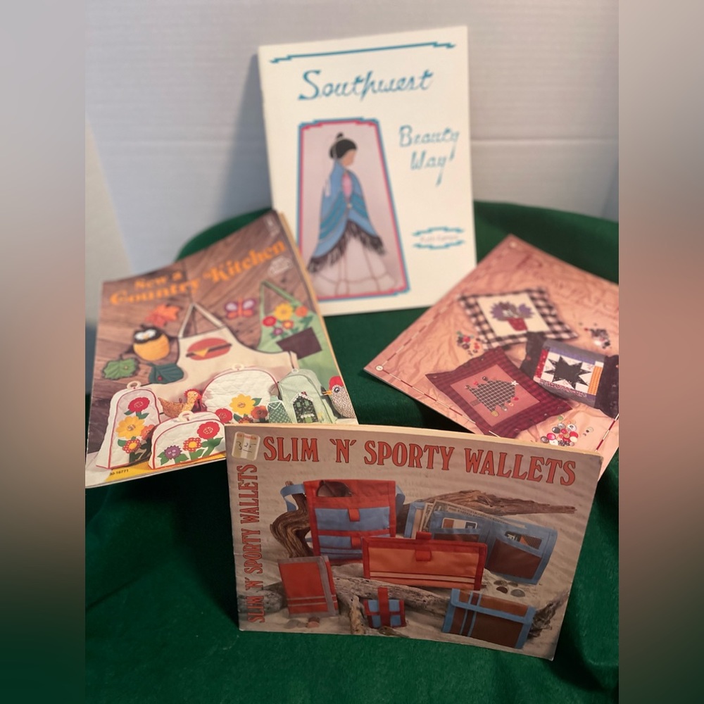 4 Useful Pattern Books: Pillows, Country Kitchen, Sporty Wallets & Southwestern